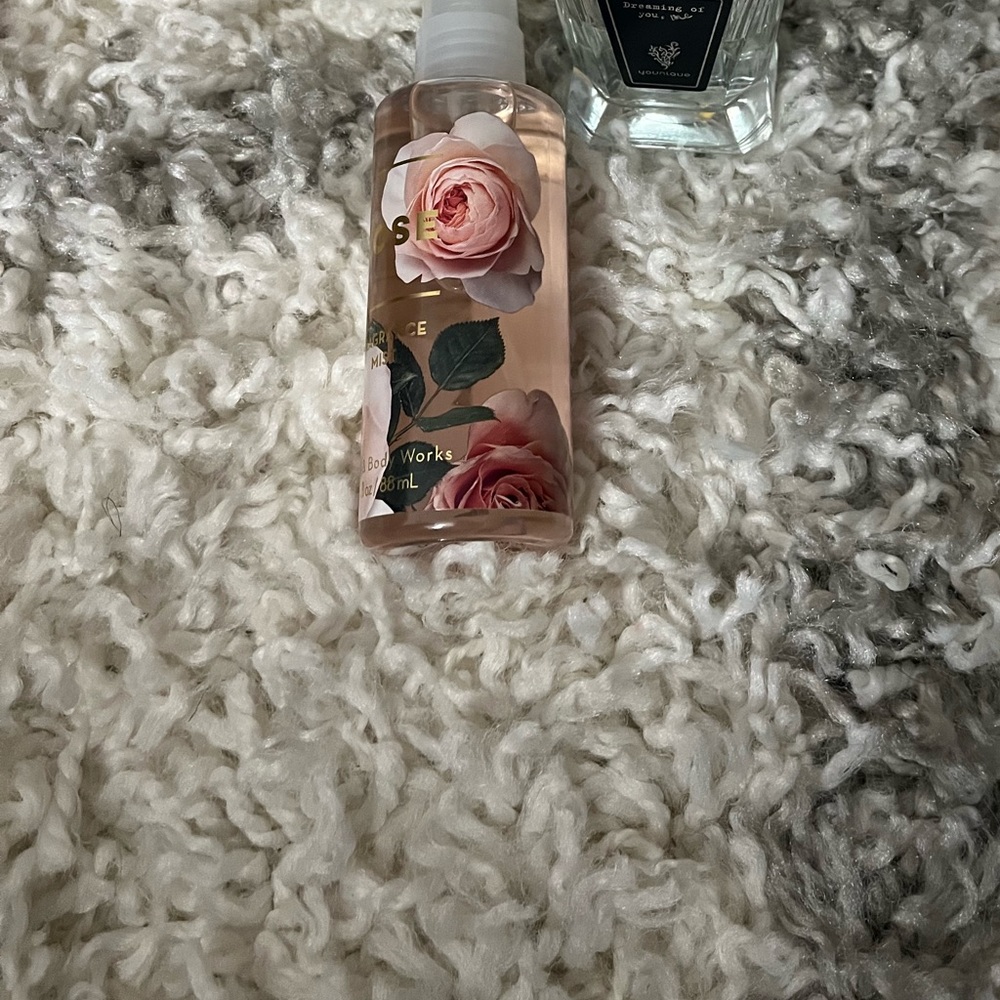 Bath and body works rose body spray